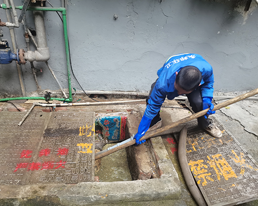 龙马潭清掏化粪池